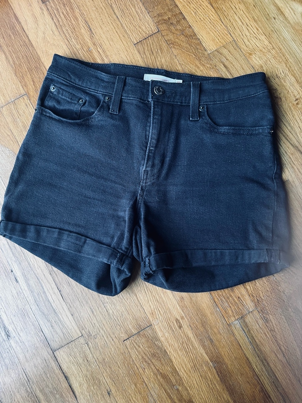 Levi’s Women’s Black Rolled-Hem Denim Shorts